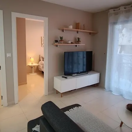 X - Beach Location - Pool - Garage Apartment