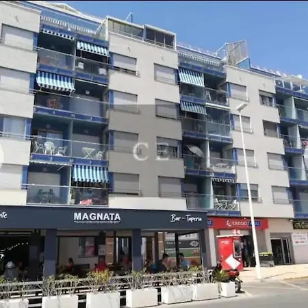 X - Beach Location - Pool - Garage شقة تورّيفيِخا